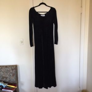Black Velvet Long Sleeve Maxi Dress